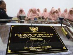 Realisasi Program RW Bekasi Keren, Wali Kota Resmikan Pendopo RW 04 Teluk Pucung