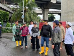 Tri Tinjau Banjir Bumi Bekasi Baru Rawalumbu, Instruksikan Pelebaran Crossing
