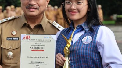 Dua Siswa Bekasi Raih Prestasi Internasional, Wawali Harris Bobihoe Apresiasi