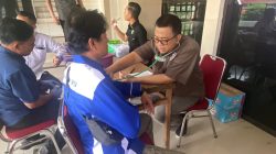 Jelang May Day, Polres Metro Bekasi Kota Gelar Bakti Kesehatan untuk Elemen Buruh