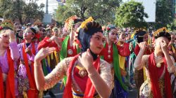 CFD Bekasi Diramaikan Tari Kolosal Ronggeng Nyentrik