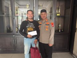 Wujud Sinergi, Kapolsek Bekasi Barat Santuni Keluarga Jurnalis yang Sakit