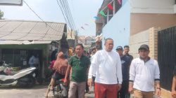 Dampingi Kunjungan Wali Kota Bekasi, Bhabinkamtibmas Kelurahan Medansatria Bahas Penanganan Banjir.