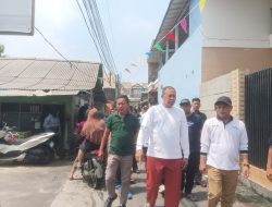 Dampingi Kunjungan Wali Kota Bekasi, Bhabinkamtibmas Kelurahan Medansatria Bahas Penanganan Banjir.