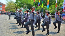 Satlinmas Kota Bekasi Tunjukkan Kekompakan dalam Lomba PBB HUT RI ke-81