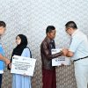 Jasa Raharja Serahkan Santunan kepada Dua Ahli Waris Korban KM Virgo Transport 8 di Jawa Barat